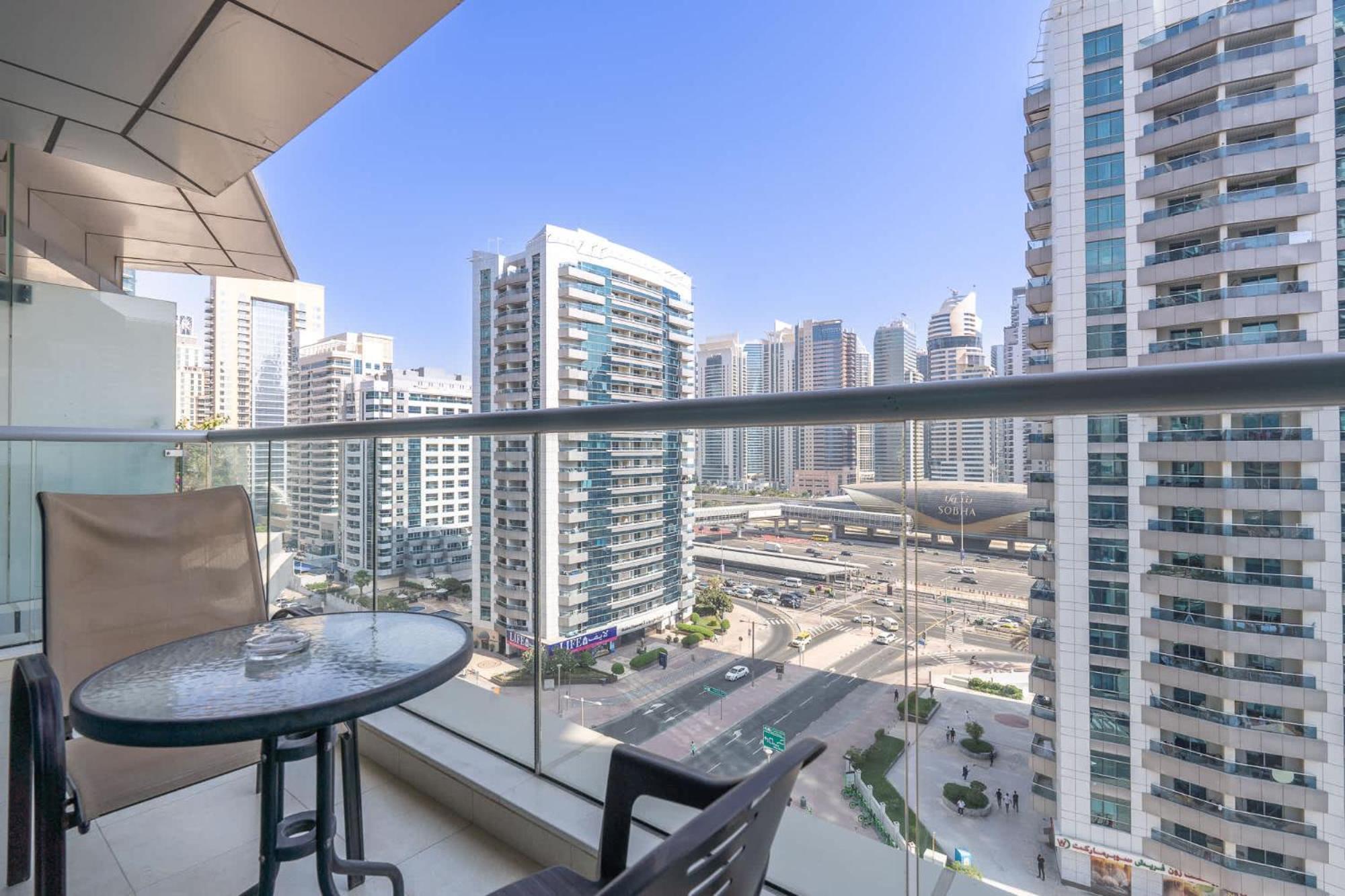 Serene 1-Bedroom Retreat In Dubai Marina Exterior photo